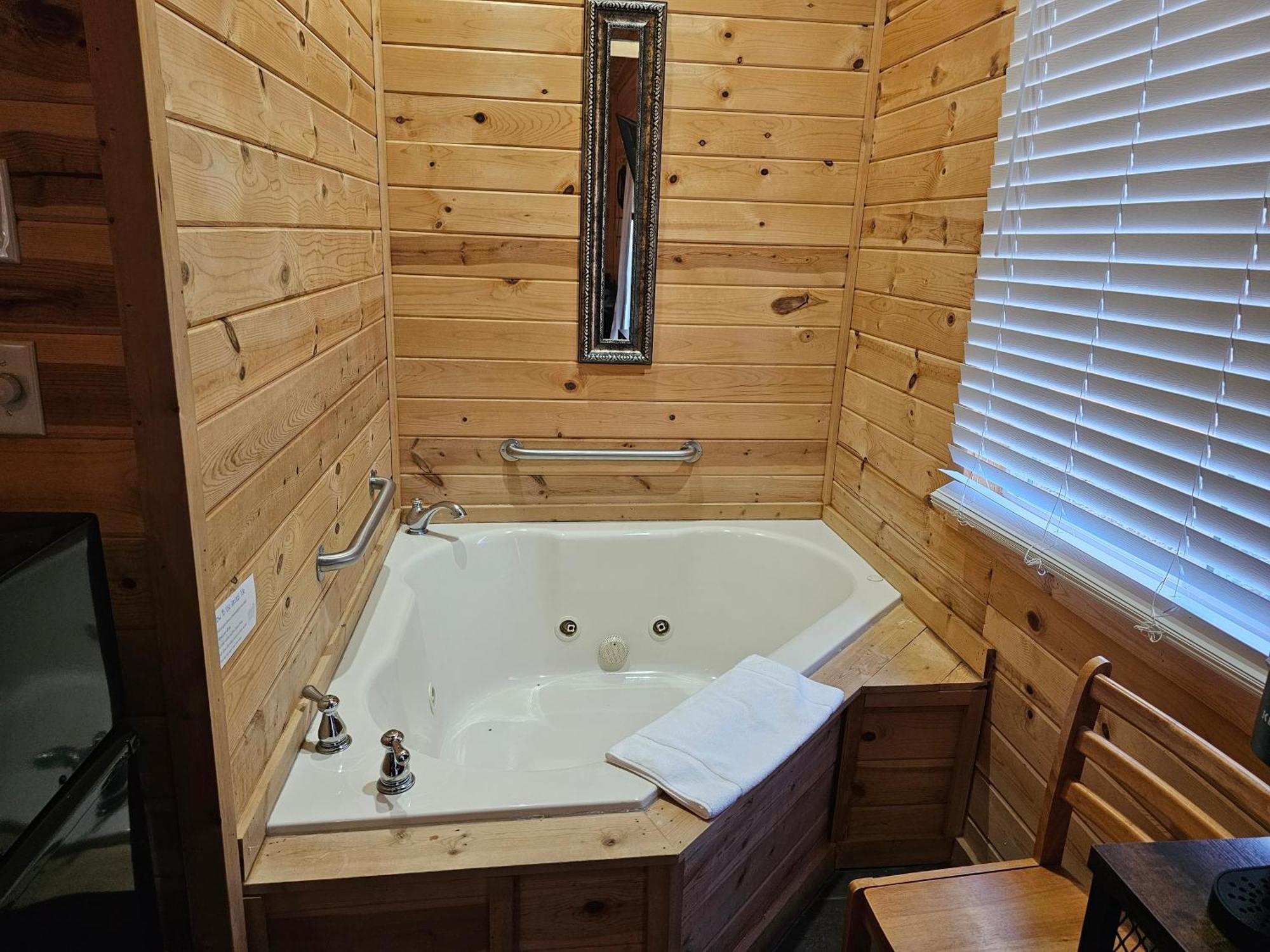 5 Min To Beaver Lake-King Bed-Fire Pit-Jetted Tub #5 Eureka Springs Buitenkant foto